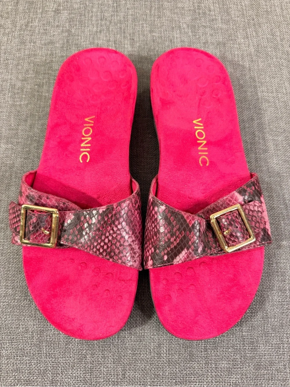 Vionic Hot Pink Snake-Print Slide Sandals with Gold Buckles 8 Women’s Wedge